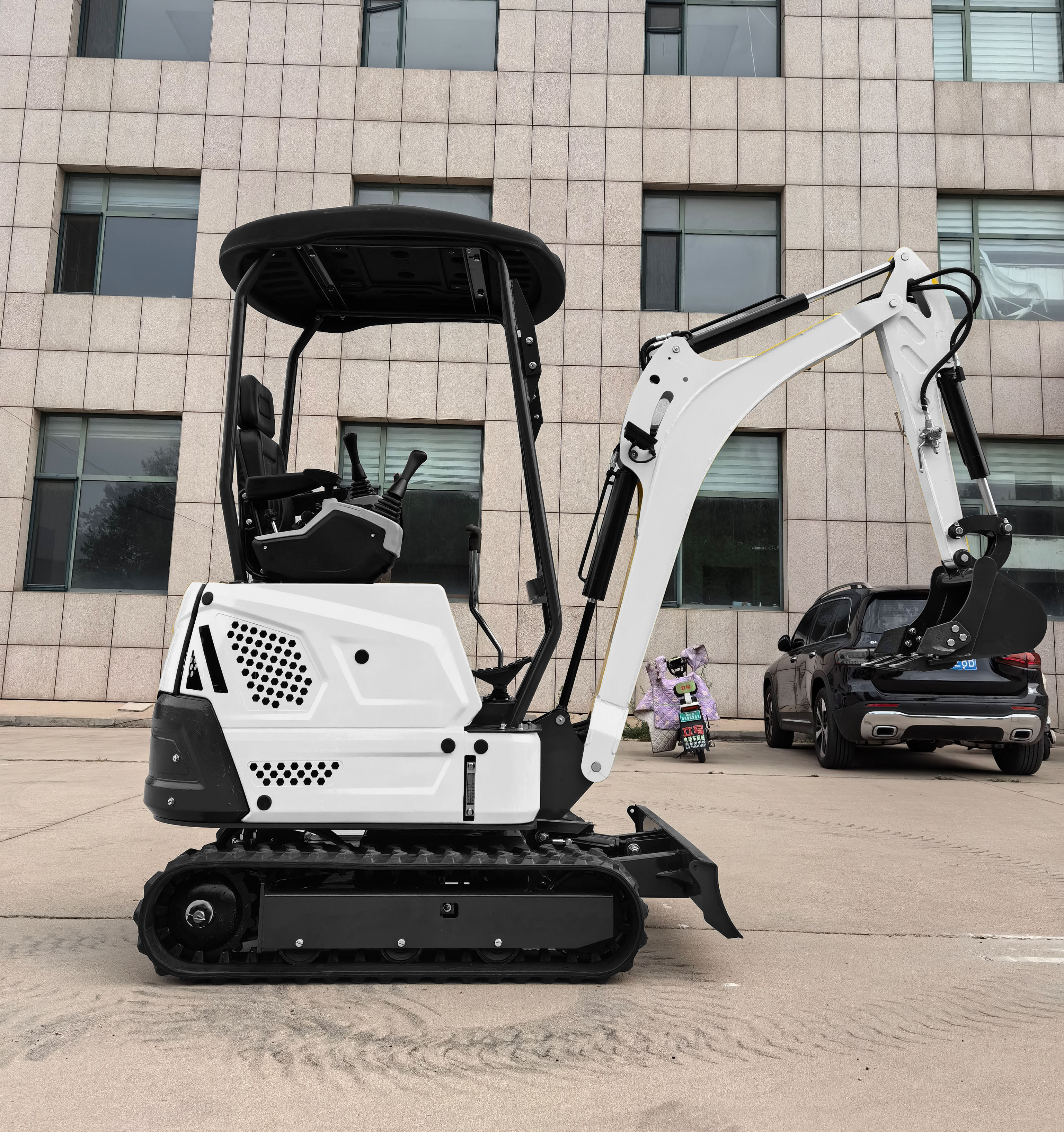 Minibagger 1.3t mit offener Kabine
